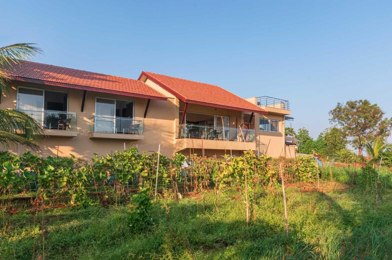 Luna Villa By Stayvista - Lakeside Charm With Terrace, Lush Lawn & Modern Decor 纳西克 外观 照片