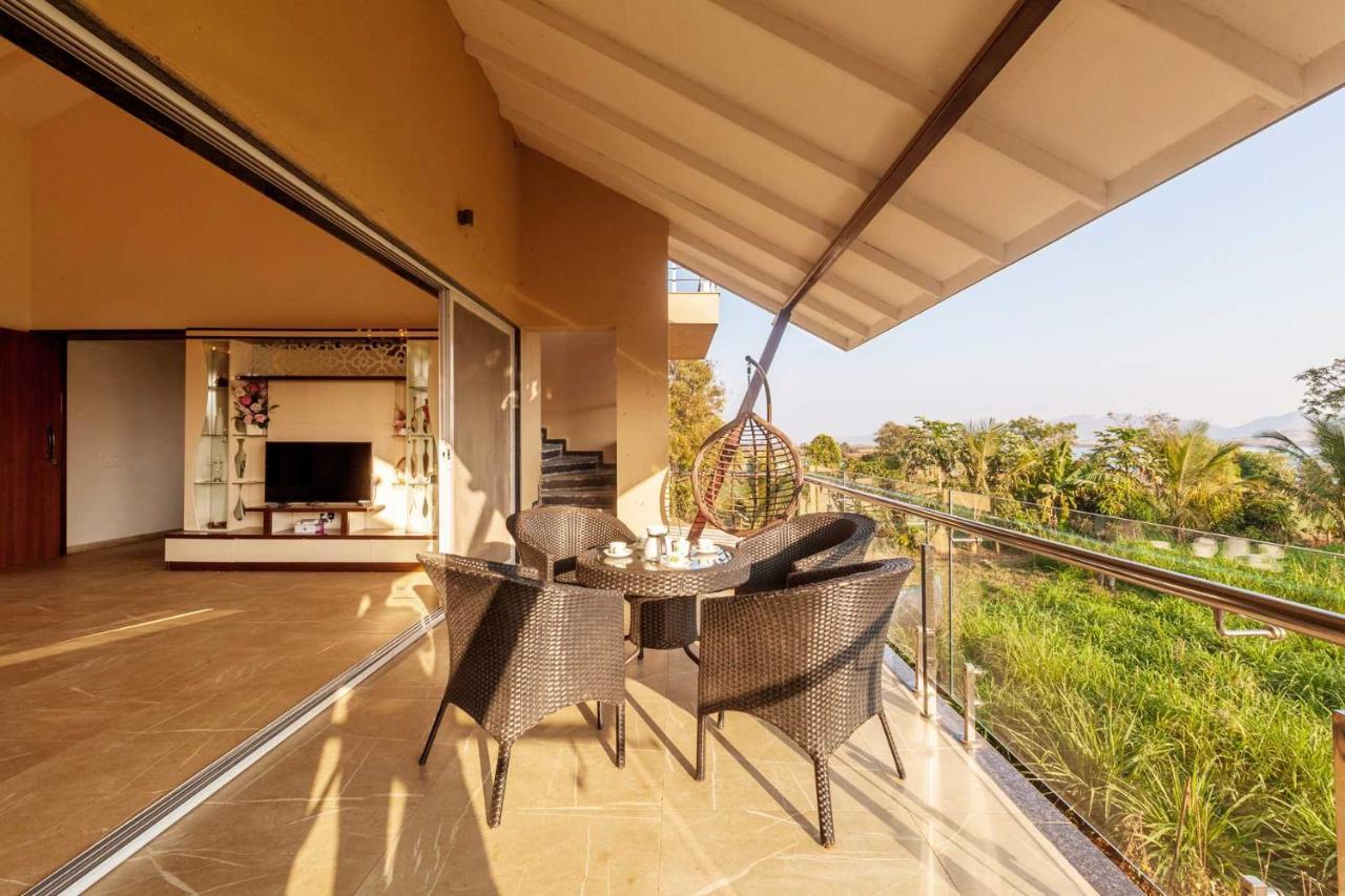 Luna Villa By Stayvista - Lakeside Charm With Terrace, Lush Lawn & Modern Decor 纳西克 外观 照片