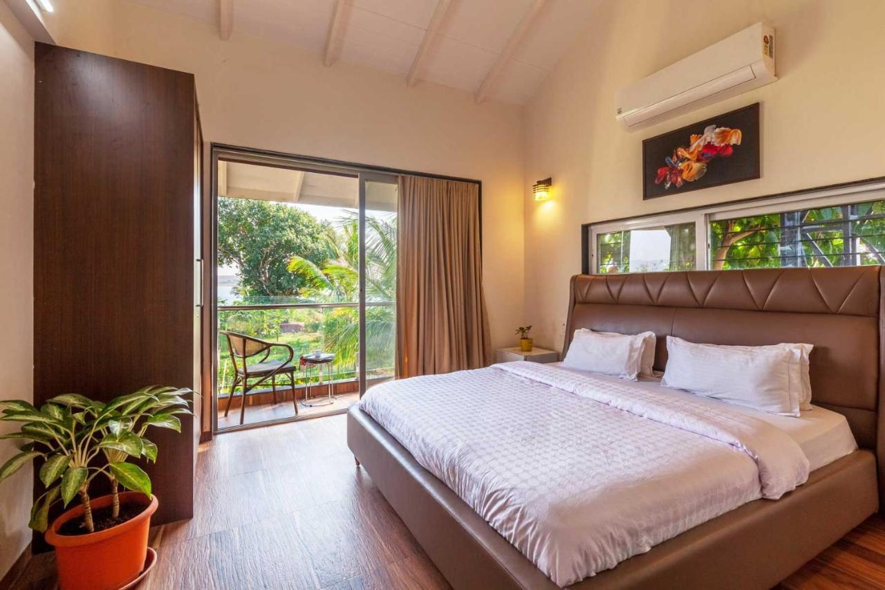 Luna Villa By Stayvista - Lakeside Charm With Terrace, Lush Lawn & Modern Decor 纳西克 外观 照片