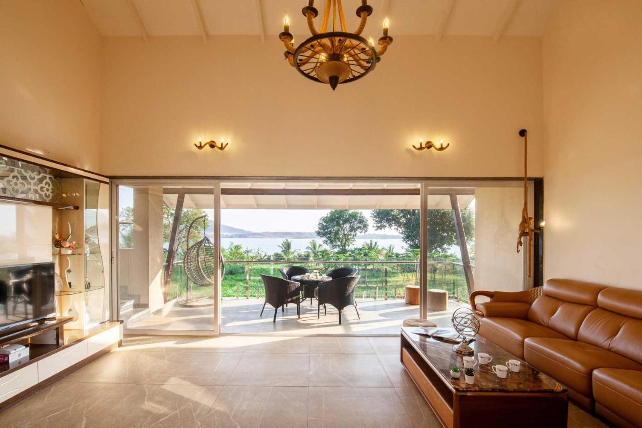 Luna Villa By Stayvista - Lakeside Charm With Terrace, Lush Lawn & Modern Decor 纳西克 外观 照片