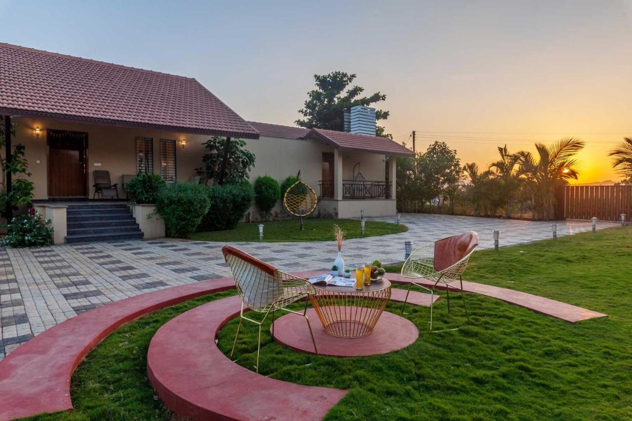 Luna Villa By Stayvista - Lakeside Charm With Terrace, Lush Lawn & Modern Decor 纳西克 外观 照片